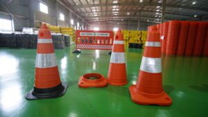 Cọc tiêu giao thông hình chóp